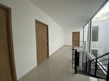 Increíble Casa en Zibatá, Vista al Campo de Golf, 3 Recamaras, una en PB