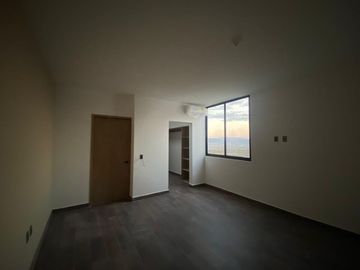 Residencia de Autor en Zibatá, Vista al Campo de Golf, 3 Recamaras, una en PB