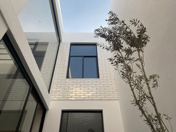 Residencia de Autor en Zibatá, Vista al Campo de Golf, 3 Recamaras, una en PB