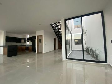 Residencia de Autor en Zibatá, Vista al Campo de Golf, 3 Recamaras, una en PB