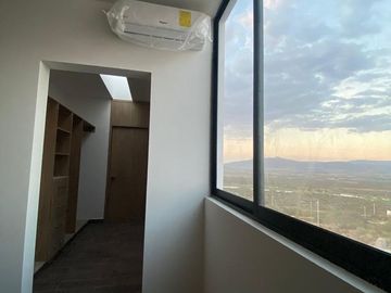 Residencia de Autor en Zibatá, Vista al Campo de Golf, 3 Recamaras, una en PB
