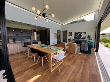Casa Campestre en venta en Via San Antonio - La Ceja