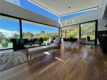 Casa Campestre en venta en Via San Antonio - La Ceja