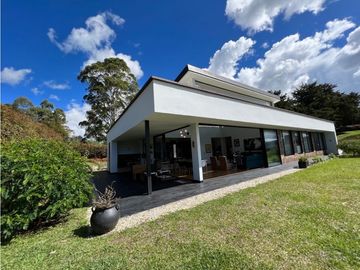 Casa Campestre en venta en Via San Antonio - La Ceja