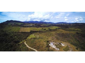Finca en la unión Antioquia sector Mesopotamia 532 cu.(340 HA)