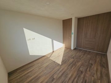 VENTA DE CASA  APROXIMADAMENTE A 10 MINUTOS DE C.U. BUAP, PUEBLA, PUEBLA.
