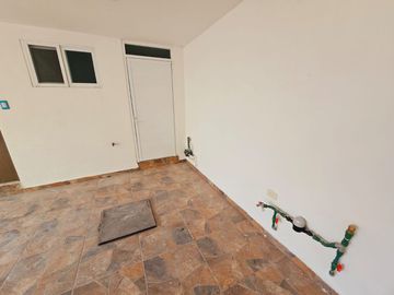 VENTA DE CASA  APROXIMADAMENTE A 10 MINUTOS DE C.U. BUAP, PUEBLA, PUEBLA.
