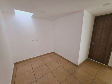 VENTA DE CASA  APROXIMADAMENTE A 10 MINUTOS DE C.U. BUAP, PUEBLA, PUEBLA.
