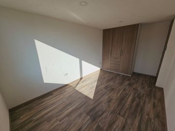 VENTA DE CASA  APROXIMADAMENTE A 10 MINUTOS DE C.U. BUAP, PUEBLA, PUEBLA.