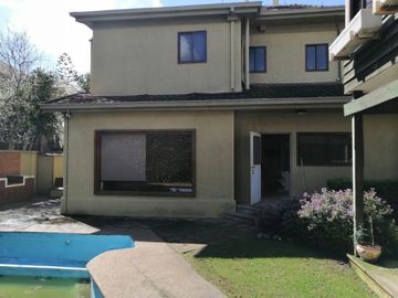 Se vende amplia y luminosa casa de 2 pisos Miraflores Bajo, Viña del Mar An.-