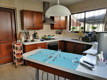 Se vende espectacular casa Jardin del Mar, piscina temperada y estacionamientos An.-