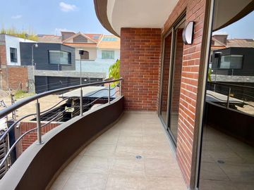 DEPARTAMENTO EN VENTA CON TERRAZA. CUENCA