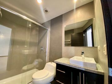 DEPARTAMENTO EN VENTA CON TERRAZA. CUENCA