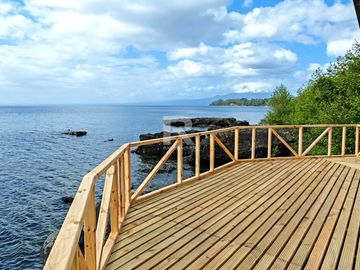 CASA CON ORILLA DE LAGO Y VISTA VOLCANES