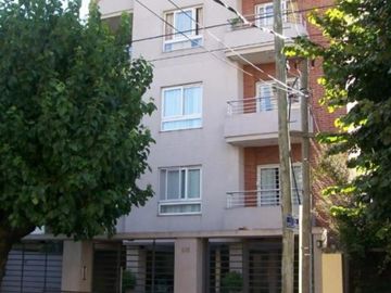 SEMIPISO DE 3 AMBIENTES EN VENTA - MORON CENTRO