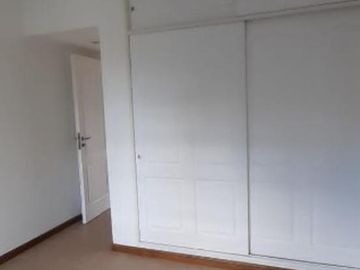 SEMIPISO DE 3 AMBIENTES EN VENTA - MORON CENTRO