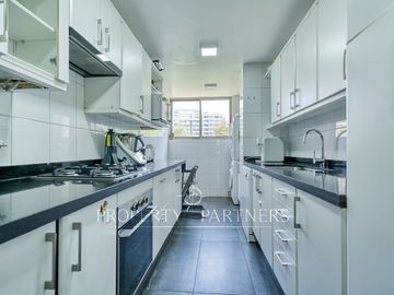 Luminoso y remodelado departamento en barrio Nórdico, Metro Manquehue