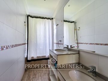 Casa estilo Colonial con gran terreno, La Foresta