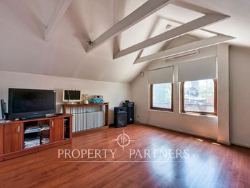 Casa estilo Colonial con gran terreno, La Foresta