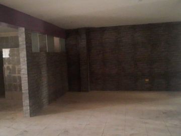 En Venta Oficina en 3er Piso Cerca al Parque Carlos Martinez de Pinillos - Trujillo