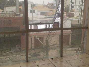 En Venta Oficina en 3er Piso Cerca al Parque Carlos Martinez de Pinillos - Trujillo