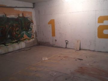 Estacionamientos en  Venta Cerca al Parque Carlos Martinez de Pinillos