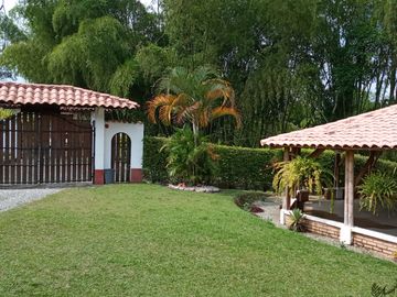 VENTA CASA CAMPESTRE VIA A BARCELONA - QUINDIO
