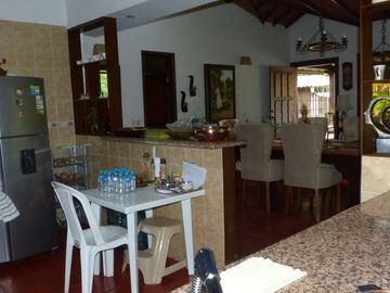 VENTA CASA CAMPESTRE VIA A BARCELONA - QUINDIO