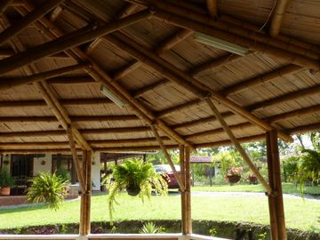 VENTA CASA CAMPESTRE VIA A BARCELONA - QUINDIO