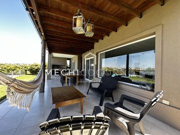 Casa de 4 dormitorios en alquiler de verano en San Rafael, Villa Nueva