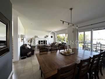 Casa de 4 dormitorios en alquiler de verano en San Rafael, Villa Nueva
