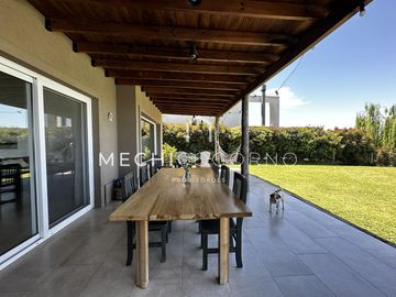 Casa de 4 dormitorios en alquiler de verano en San Rafael, Villa Nueva