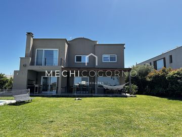 Casa de 4 dormitorios en alquiler de verano en San Rafael, Villa Nueva
