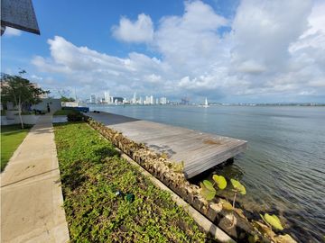 Apartamento bocagrande sobre la bahia
