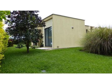 VENTA CASA CAMPESTRE VIA LA TEBAIDA AL VALLE DEL CAUCA