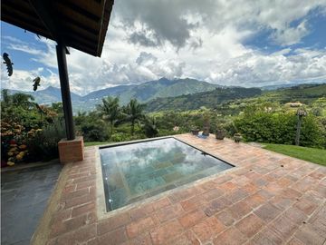 Finca en venta ubicada en Venecia colonial