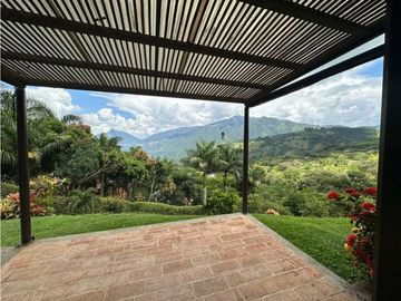 Finca en venta ubicada en Venecia colonial