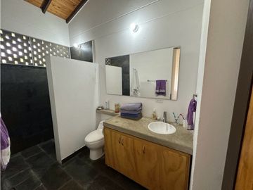 Finca en venta ubicada en Venecia colonial