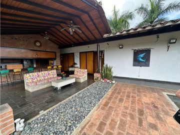 Finca en venta ubicada en Venecia colonial