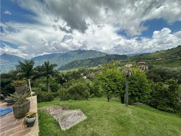 Finca en venta ubicada en Venecia colonial