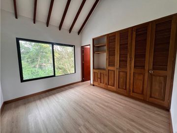 ALQUILER DE ESPECTACULAR CASA EN EL CORAZÓN DE LLANOGRANDE 12M o 10M