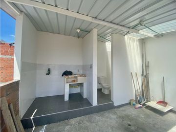Casa bifamiliar de dos pisos más terraza en venta Barrio Nuevo Palmira