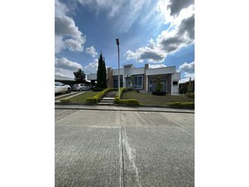 VENTA DE HERMOSA CASA CAMPESTRE