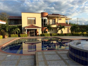 VENTA DE HERMOSA CASA CAMPESTRE ZONA EL CAIMO