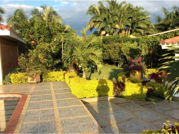 VENTA DE HERMOSA CASA CAMPESTRE ZONA EL CAIMO