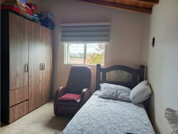 VENDO O CAMBIO CASA EN RIONEGRO SEGUNDO NIVEL