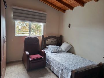 VENDO O CAMBIO CASA EN RIONEGRO SEGUNDO NIVEL
