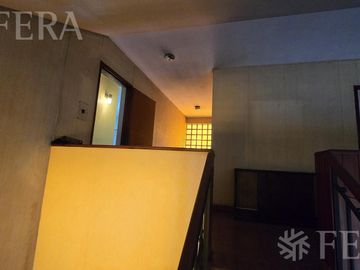 Venta de casa 4 ambientes con cochera y patio en Wilde