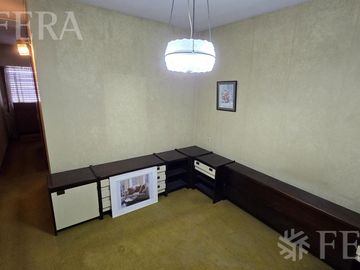 Venta de casa 4 ambientes con cochera y patio en Wilde
