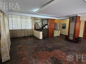 Venta de casa 4 ambientes con cochera y patio en Wilde